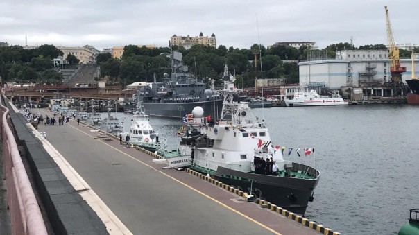 В Одессе проходит парад остатков украинского флота