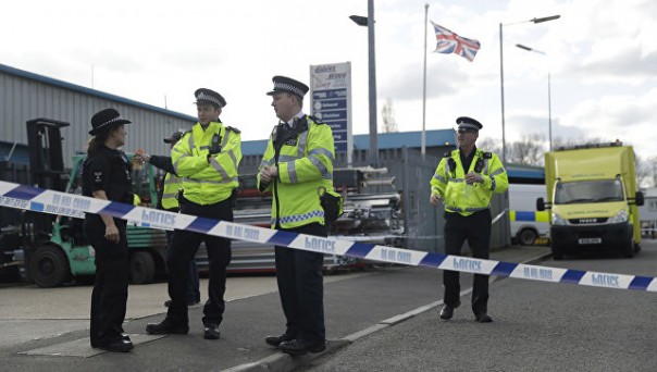 В Солсбери двух человек госпитализировали из-за "неизвестного вещества"