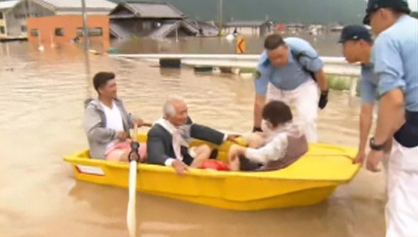 Наводнение в Японии: уровень воды доходил до второго этажа зданий | В Забайкалье из-за паводка эвакуированы тысячи человек