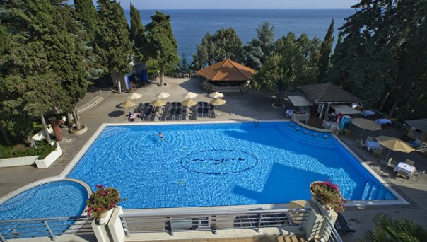 Booking.com обнулил рейтинги крымских отелей