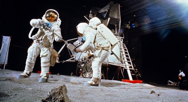 Лунная мистификация: как американцы полёт на Луну выдумывали