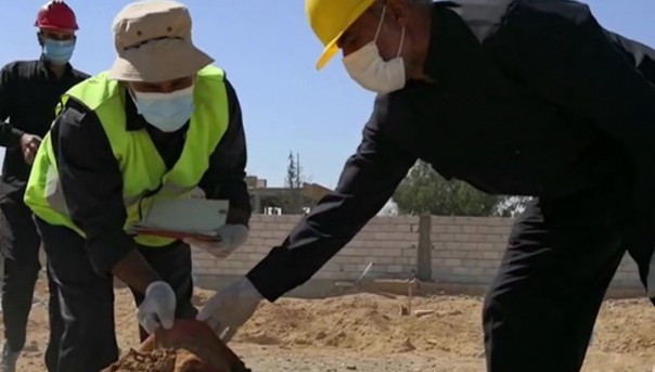 1200 трупов: западная коалиция хоронила убитых сирийцев на игровых площадках и стадионах