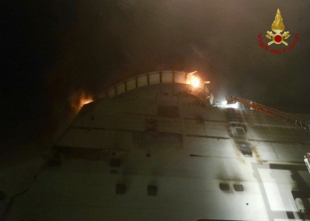 Пожар на новейшем корабле ВМС Италии попал на видео | Новейший американский эсминец сломался во время испытаний