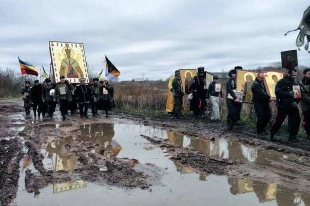 Девушку из Барнаула будут судить после картинок о «двух главных бедах России»