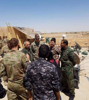 Американские военные посетили позиции СДС в Сирии
