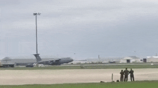 Аварийная посадка гигантского лайнера попала на видео