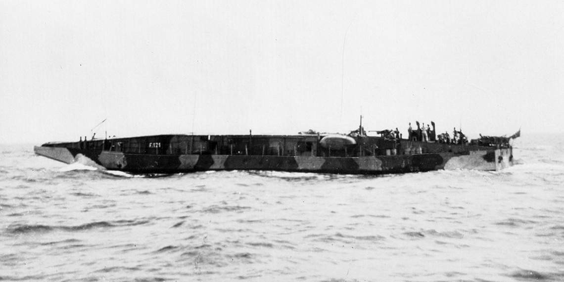 бдб баржа. быстроходная десантная баржа mfp (marinefährprahm). немецкая быстроходная десантная баржа. бдб. десантная баржа кригсмарине.