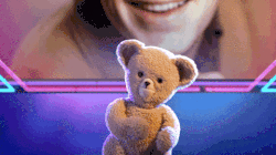 Поцелуй по-русски. В челябинском ресторане посетитель хотел чмокнуть медведя