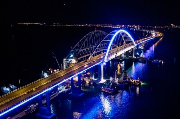 На Крымском мосту установили новый суточный рекорд трафика