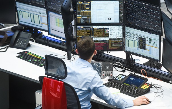 Акции российских компаний падают на опасениях санкций США