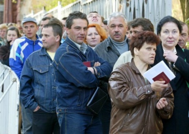 Украина на пороге дефолта: власть обвиняет в этом гастарбайтеров