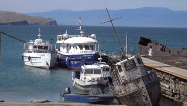 Летчик утопил в Байкале уже второй самолет