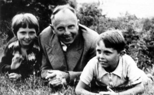 Наци в ярости – украинские дети не знают, кто такой Бандера