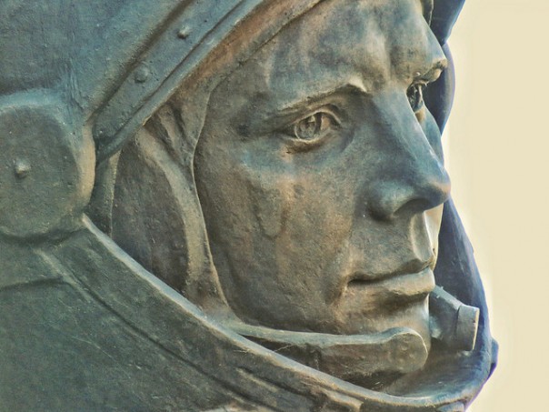 Юра, мы всё продали. В Сети ищут покупателя для личных вещей Гагарина