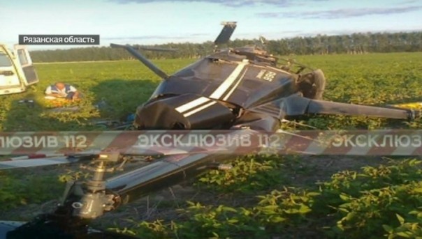 Под Рязанью разбился вертолет: аппарат вдребезги, летчик жив