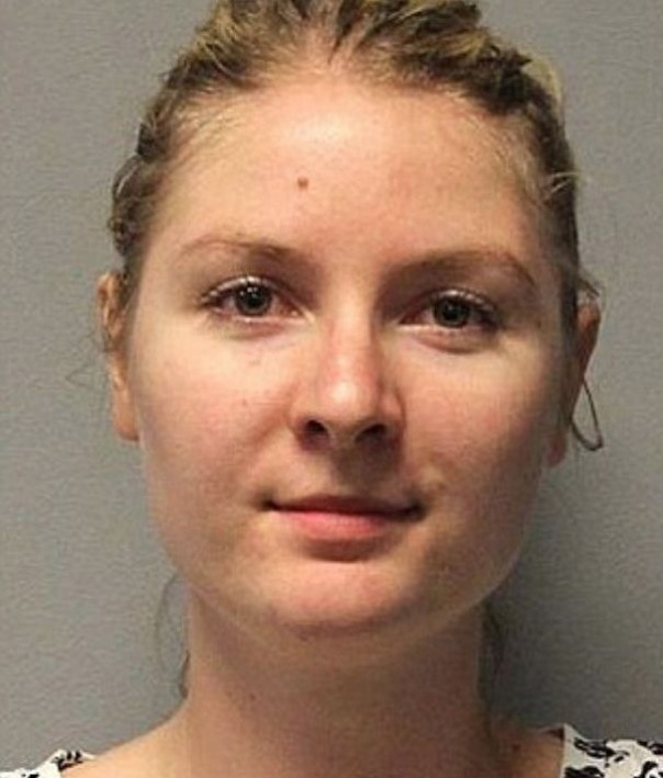 #американскиеучилки. Муж сдал полиции жену-учительницу, узнав, что она занималась сексом с учеником