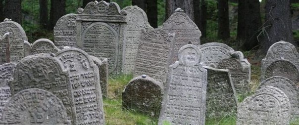 «Плевать на жидовские возмущения» – в Ровно построят дома для полицаев на еврейских костях