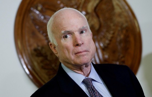Маккейн отказался продолжать лечение опухоли мозга