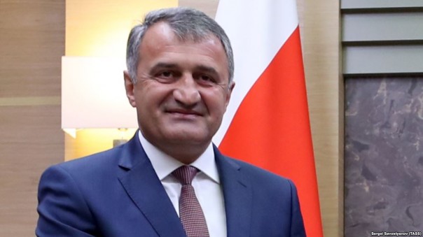 Лидер Южной Осетии пригласил Меркель в республику