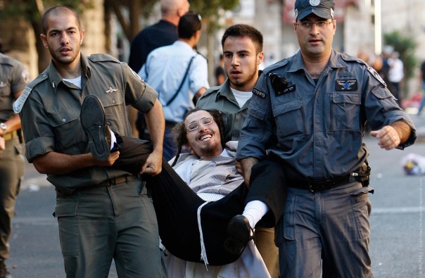 Пьяных хасидов высадили с рейса на Умань