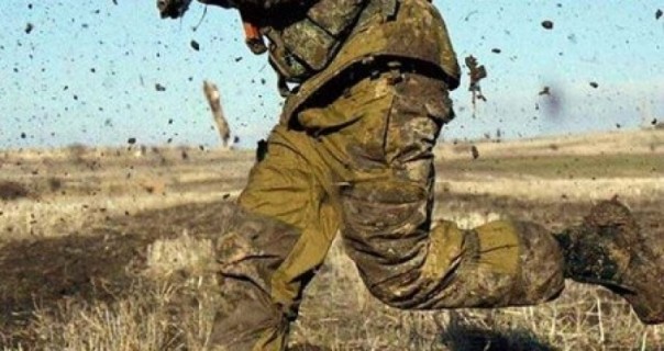 ВСУшник забросал гранатами блиндаж со сослуживцами