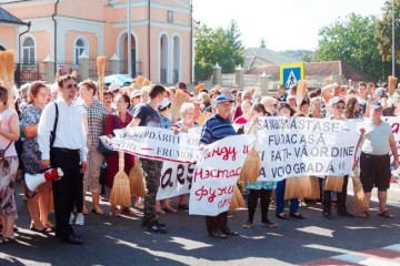 В Молдове оппозиционеры организовали митинг против самих себя