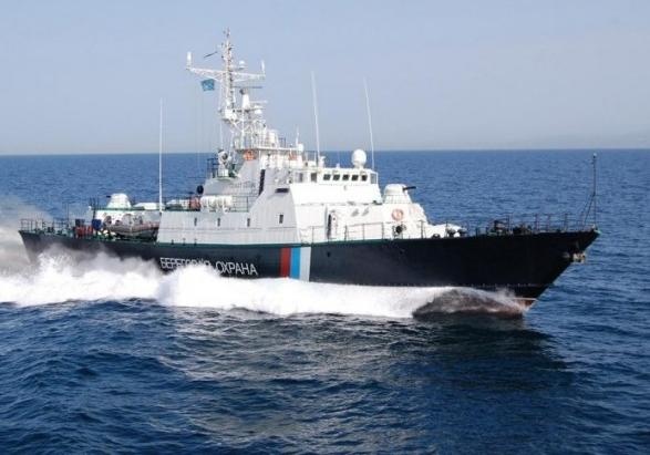 Российские пограничники задержали в Крыму украинское рыболовное судно