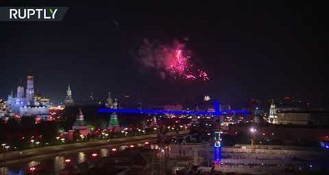 Праздничные салюты в Москве в честь Дня города