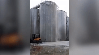 В Италии на заводе взорвалась цистерна с игристым вином