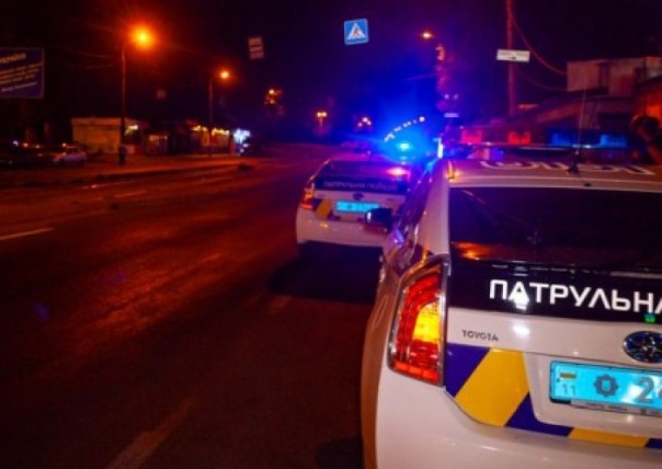 В Днепре вооруженный член «Правого сектора» заставлял прохожих раздеваться