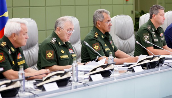 Крупнейшие за 40 лет учения охватят сразу девять полигонов и три моря. Селекторное совещание с руководящим составом ВС РФ