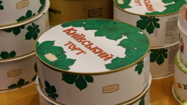 Зрада подкралась откуда не ждали: Легендарные "Киевские торты" Петр Порошенко производит в Липецке