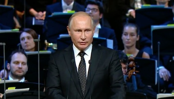 "Процветания нашей любимой столице". Путин поздравил москвичей с Днём города