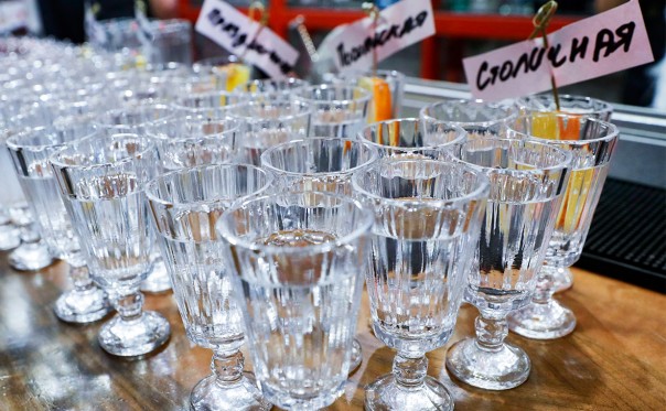 Суд утвердил право России на водку Stolichnaya после 15 лет спора в суде