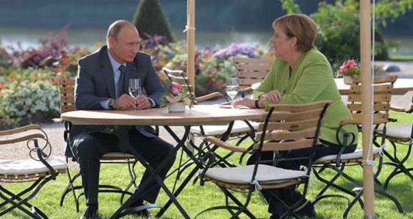 Путин и Меркель обсудили транзит российского газа через Украину после 2019 года