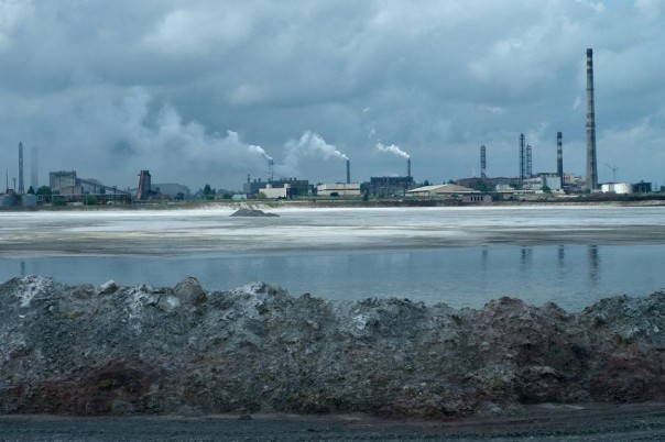 Аксенов допустил национализацию завода в Армянске из-за выброса вредных химикатов