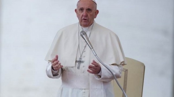 Папа Римский осудил порнографию, а секс назвал «даром Божьим»