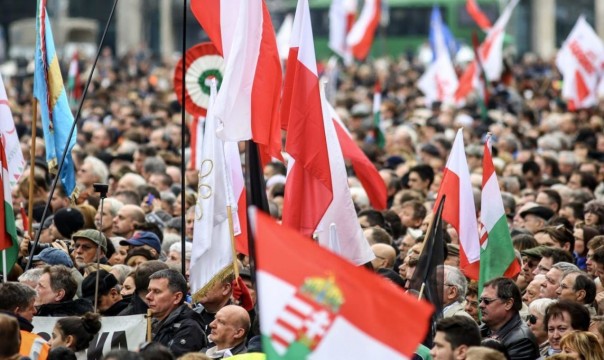 Венгрия готовится к грядущему распаду Украины | «Польша и Венгрия превращаются в Россию»