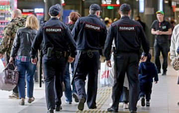 В Москве неизвестный убил сотрудника полиции на станции метро "Курская"