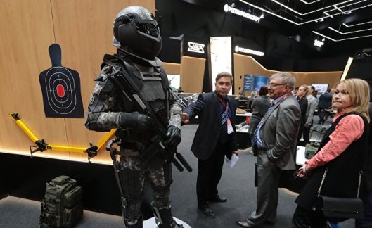 Русские солдаты похожи на супергероев. Чжунго цзюньван. Китай