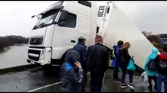 В Приморье обрушился автомобильный мост