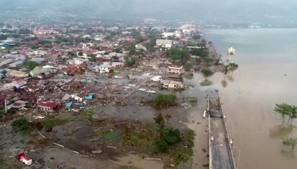 Число погибших от стихийных бедствий в Индонезии превысило 1,2 тысячи человек