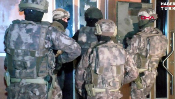 В Турции 417 человек задержаны за отправку денег иранцам, находящимся в США