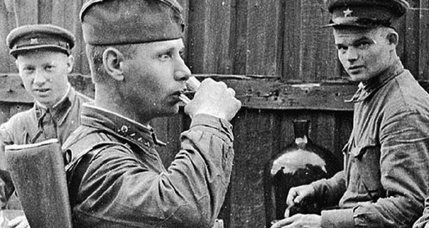 Боеприпас имени Ворошилова Фронтовые сто граммов порой ценили дороже жизни