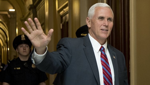 Пенс заявил, что "вмешательство" России меркнет на фоне действий Китая