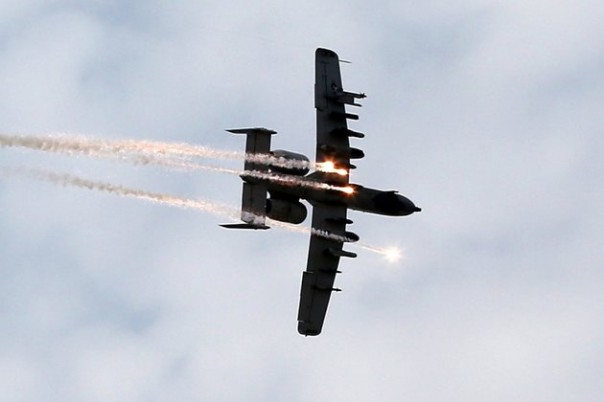 США разбомбили свою авиабазу в Эль-Хасаке | Турецкая армия заняла сирийский Рас-эль-Айн | Колонна американских военных направилась из Ирака в Сирию