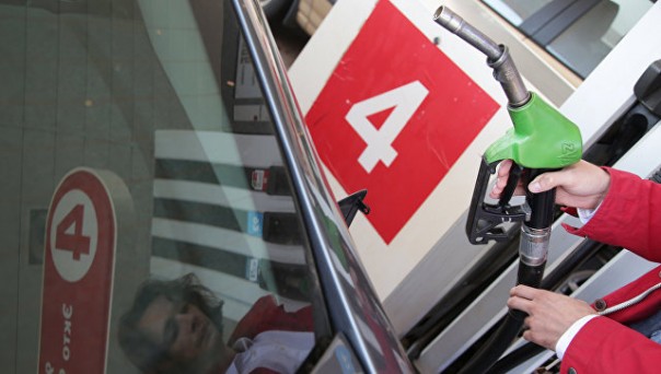 Счетная палата предупредила об угрозе резкого роста цен на бензин