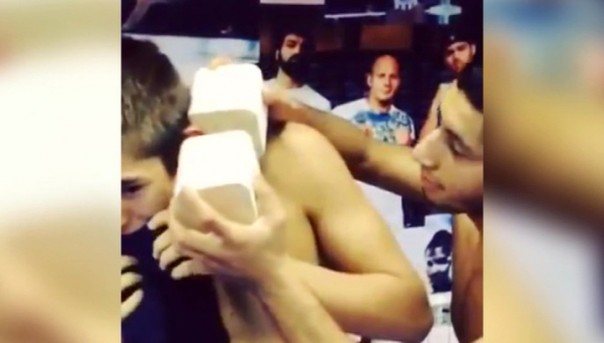 Последний писк моды: как сломать уши "под Хабиба"