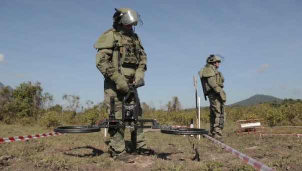 Россия помогает Лаосу разминировать леса от американских бомб