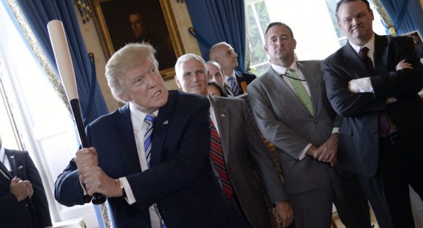 В МВФ спрогнозировали мировой ущерб от торговой войны США